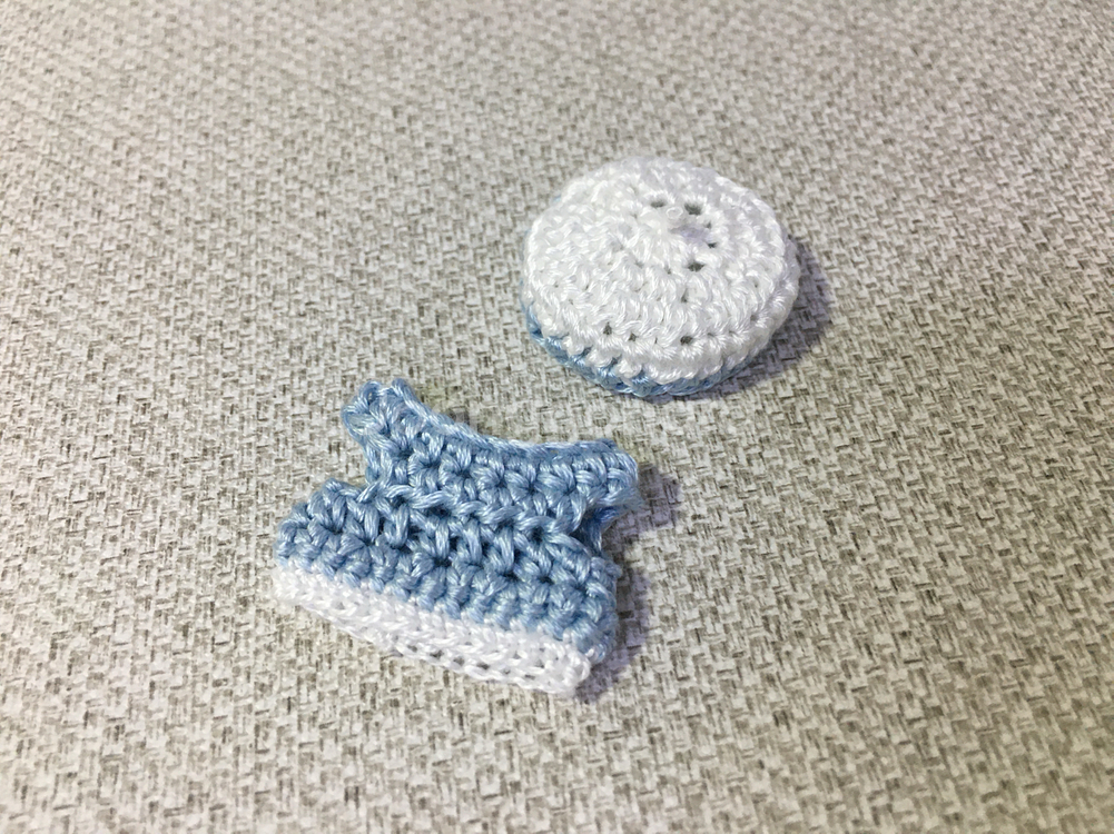 [실바니안 뜨개옷] 하늘색 원피스 베레모 세트--2