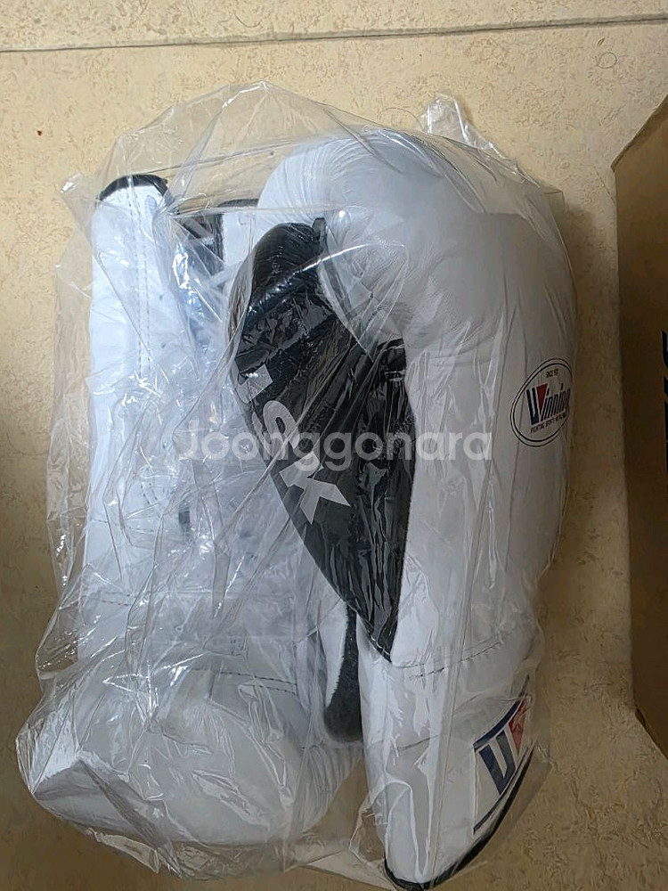 새상품)위닝 커스텀 16온즈 복싱글러브 판매합니다--0