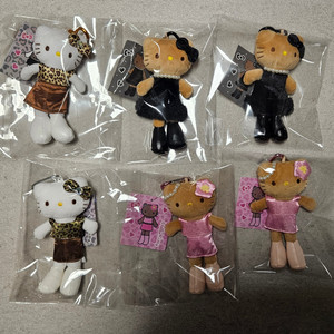 새상품) 산리오 고고걸 롱다리키티인형 키링 헬로키티