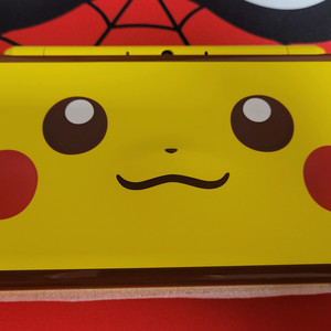 닌텐도 2ds 피카츄에디션 (미개봉 소장품)