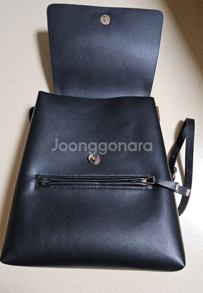 자라 레더 백팩 블랙--1