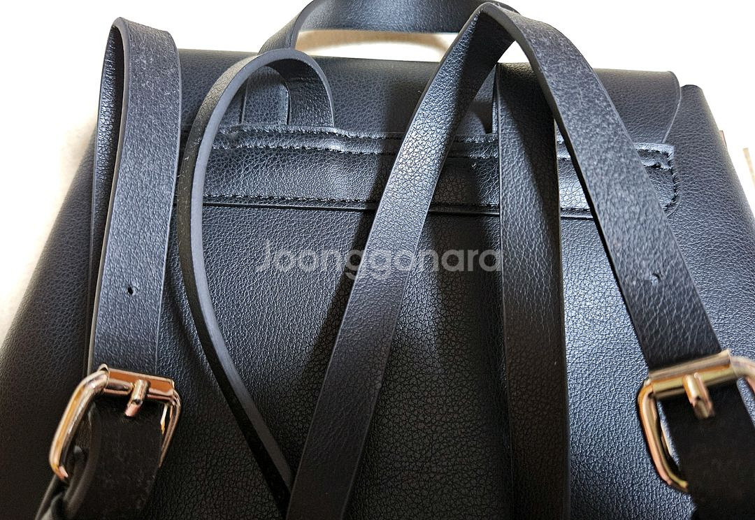 자라 레더 백팩 블랙--5