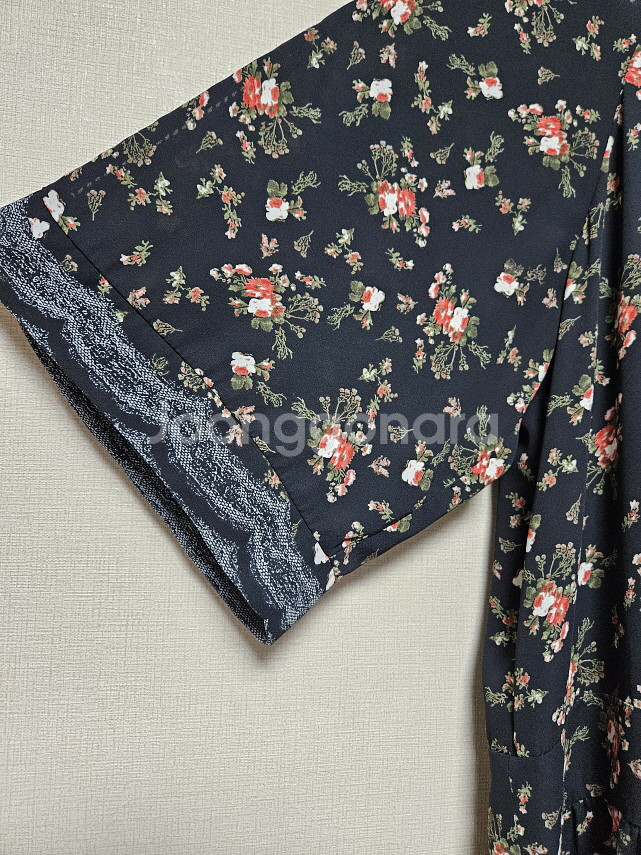 써스데이 아일랜드 플로럴 패턴 맥시 원피스 s사이즈--4