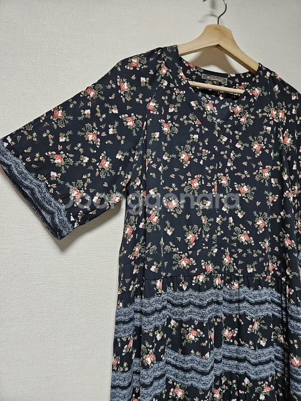 써스데이 아일랜드 플로럴 패턴 맥시 원피스 s사이즈--5