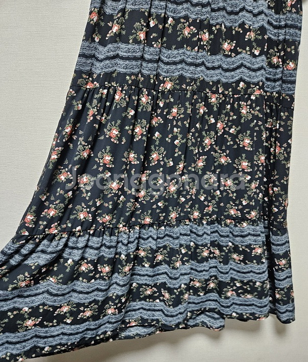 써스데이 아일랜드 플로럴 패턴 맥시 원피스 s사이즈--6