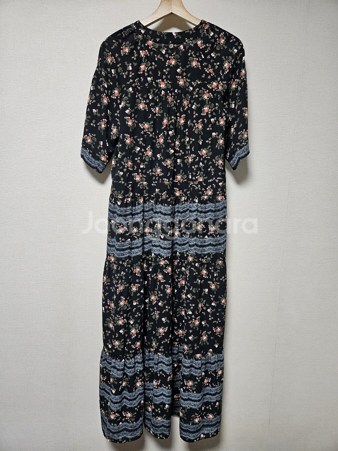 써스데이 아일랜드 플로럴 패턴 맥시 원피스 s사이즈--8