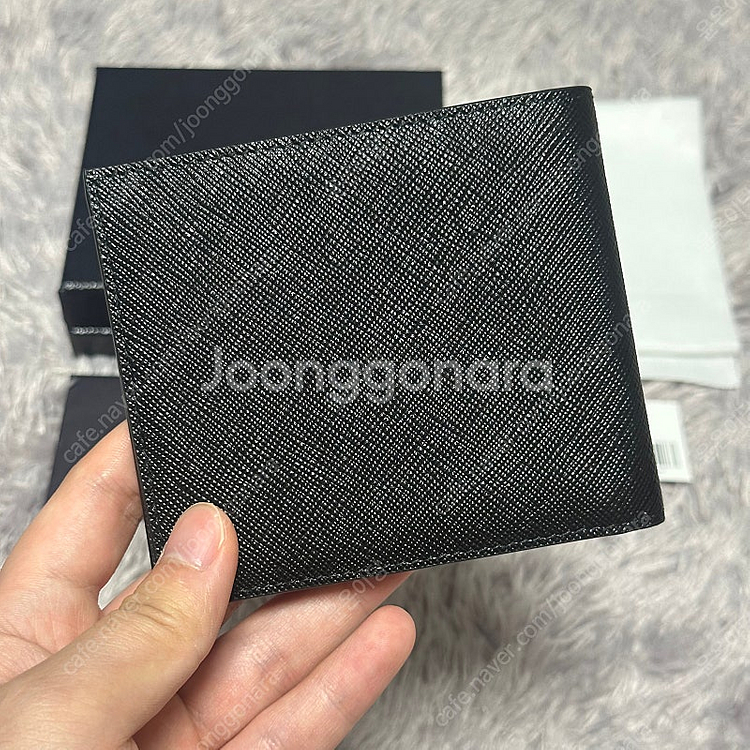 [미사용/새상품] 프라다 사피아노 반지갑 블랙--2