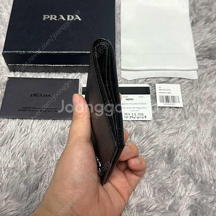 [미사용/새상품] 프라다 사피아노 반지갑 블랙--4