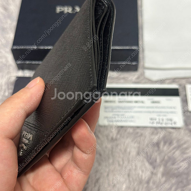 [미사용/새상품] 프라다 사피아노 반지갑 블랙--5
