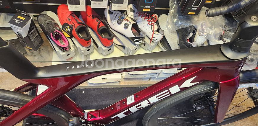 트렉마돈 7세대 에어로 105di2 크림슨레드--4