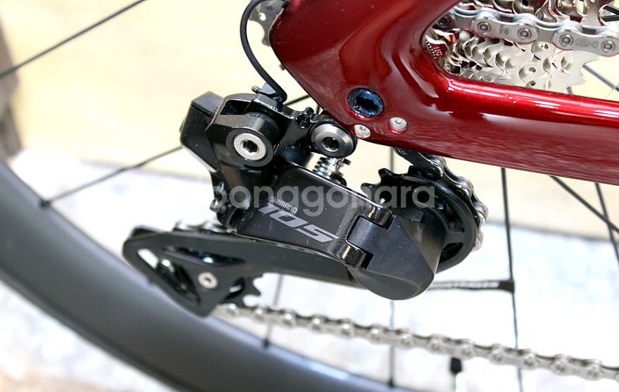 트렉마돈 7세대 에어로 105di2 크림슨레드--8