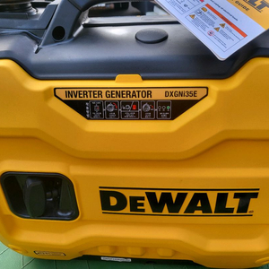 디월트 발전기 3.5키로 테스트만 0시간