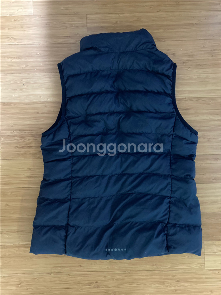 유니클로 키즈 경량 패딩 조끼 150--1