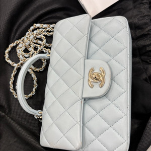 급처! 네고 가능! 샤넬 미니 플립백 베이비블루