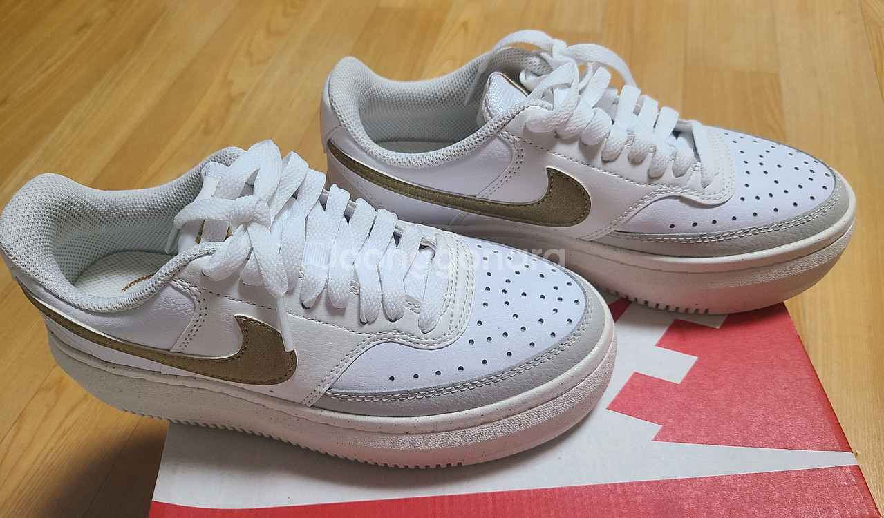 나이키 코트비젼 알타 운동화 팝니다(235mm)/미사용--3