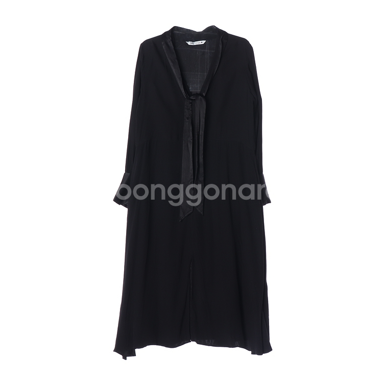 [M]자라 블랙 새틴 리본 타이 루즈핏 긴팔 롱 쉬폰 원피스--0