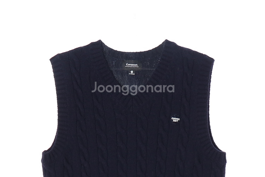 [M]커버낫 네이비 로고 꽈배기 케이블 브이넥 울 니트 베스트--1