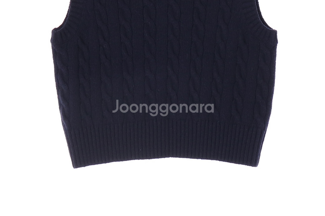 [M]커버낫 네이비 로고 꽈배기 케이블 브이넥 울 니트 베스트--2