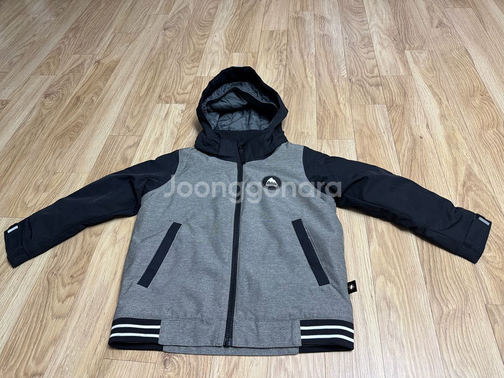버튼 보드복 키즈 보드자켓 4T (6세) 사이즈 판매 합니다--0