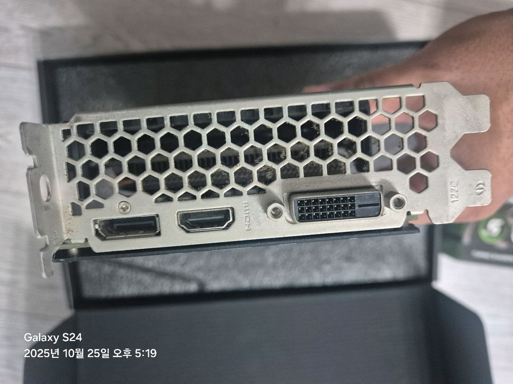 Emtek GTX 1660 SUPER 이미지