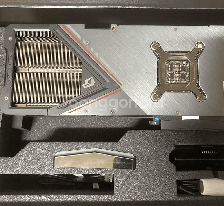 컬러풀 RTX4090 불칸 COLORFUL iGame Vulcan OC RTX 4090 24GB--2