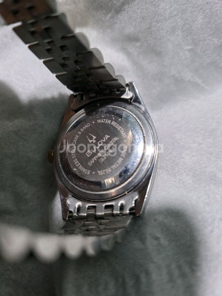 부로바 데이져스트 텐포인트 쿼츠ㆍ금장 시계--2