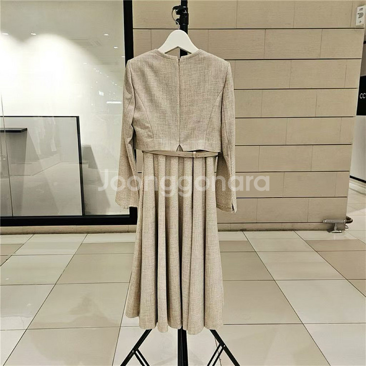 (새상품)JJ JIGOT 25 F/W 여성 셋업 원피스--1