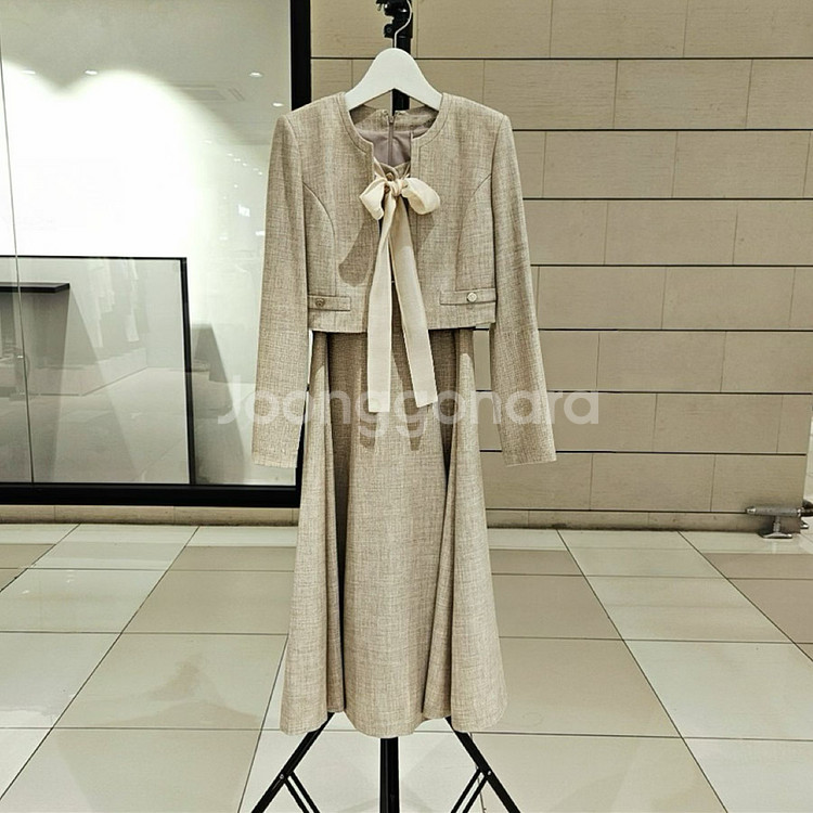 (새상품)JJ JIGOT 25 F/W 여성 셋업 원피스--0