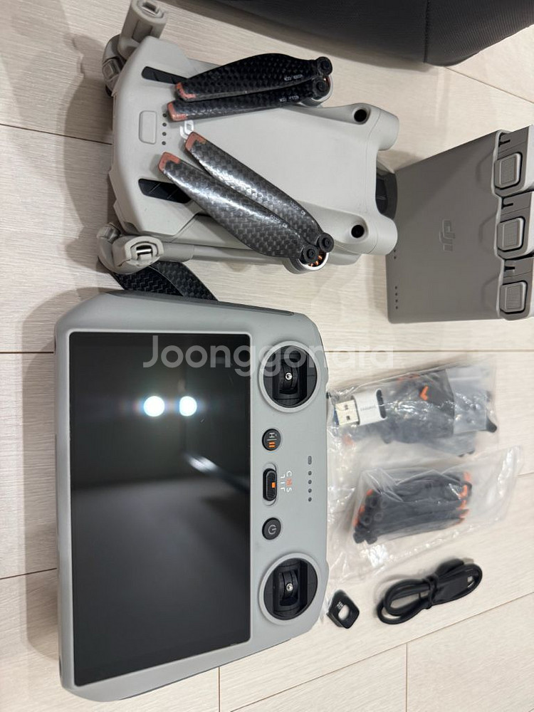 DJI 매빅 미니3프로 플라이모어킷 풀박스 판매합니다--1