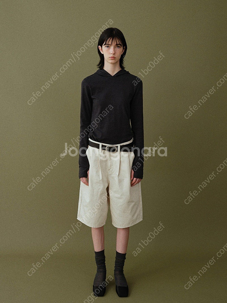 어그스트 후디 롱 슬리브 차콜 새상품--0