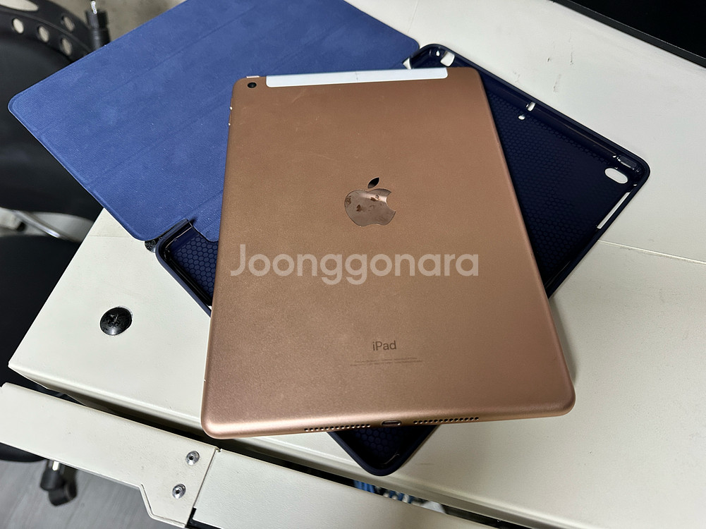아이패드 에어 2세대 16GB + 케이스--2