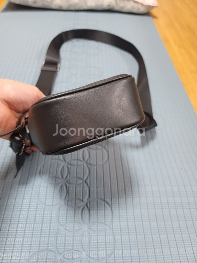 코치 미니 크로스백--2