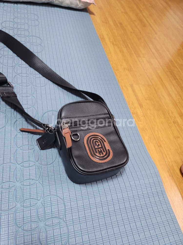 코치 미니 크로스백--6