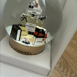 새상품 샤넬 스노우볼