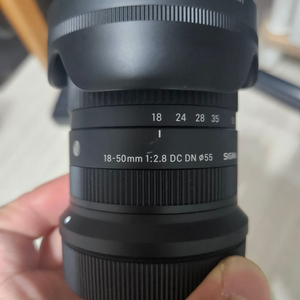 캐논 eos r7 , 시그마 18-50 f2.8 렌즈