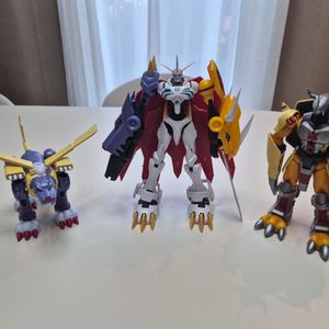 오메가몬 워그레이몬 메탈가루몬 피규어