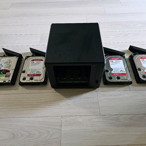 시놀로지 DS920+ NAS + 4TB 하드디스크 4개