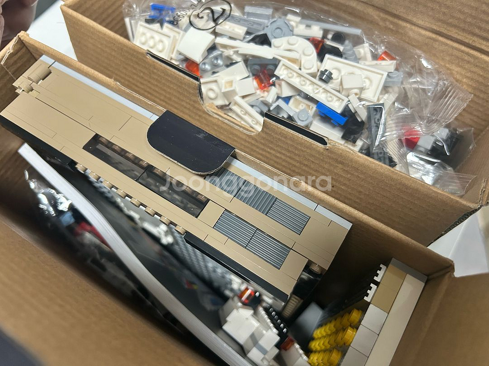 조카가 앞에 조금 만들다가 놓고 갔어요--2