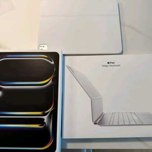 아이패드 프로 13 M4 256GB Wi-Fi + 매직키보드
