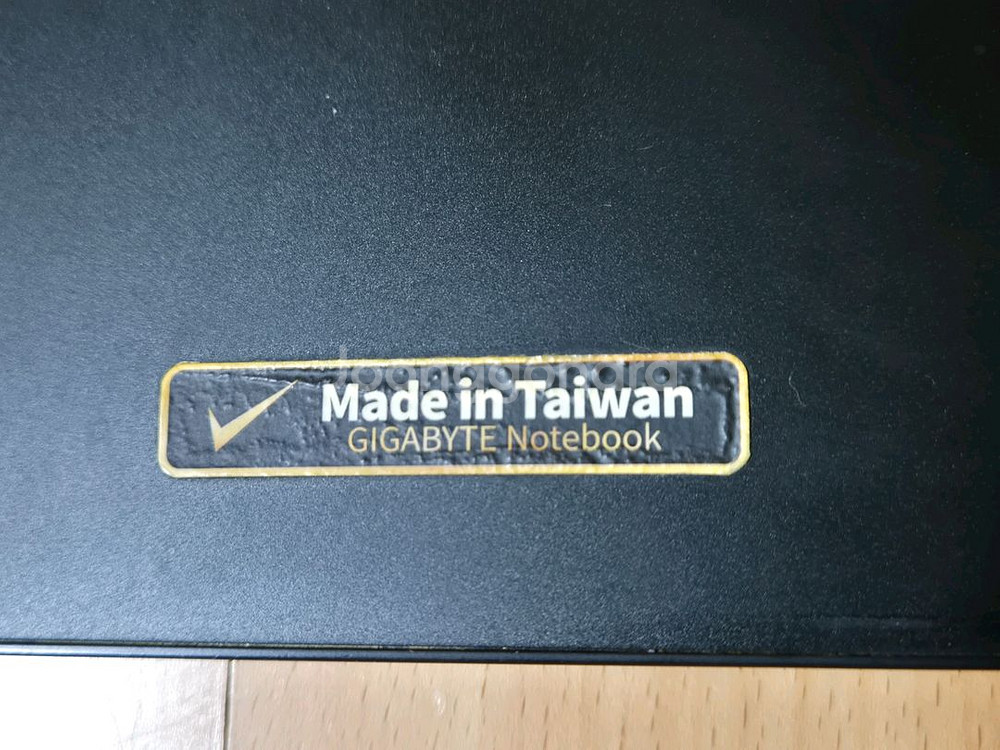 부품용) 게이밍 노트북 i9 9980HK 기가바이트 노트북--4