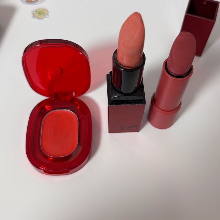 단종 섀도 등 화장품 판매 이미지