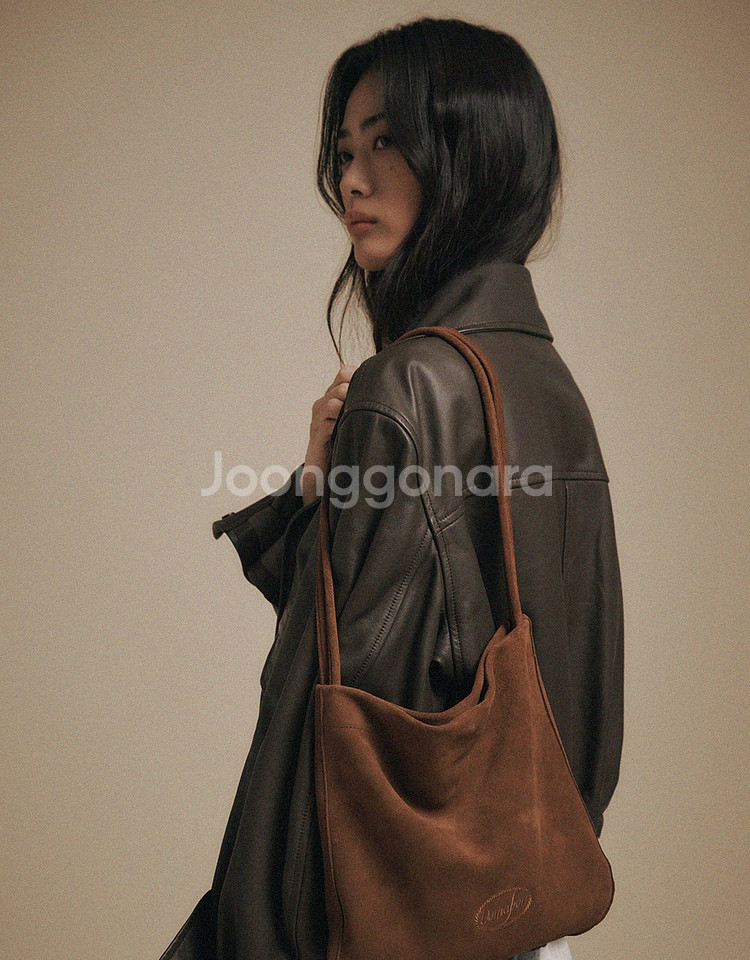 미개봉 새제품 드 메이커 마레 스웨이드 소가죽 숄더백--4