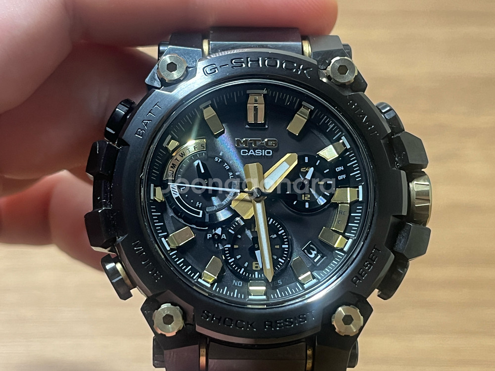 지샥 MTG-B3000BDE 블랙/골드 메탈 시계--0