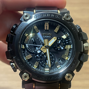 지샥 MTG-B3000BDE 블랙/골드 메탈 시계