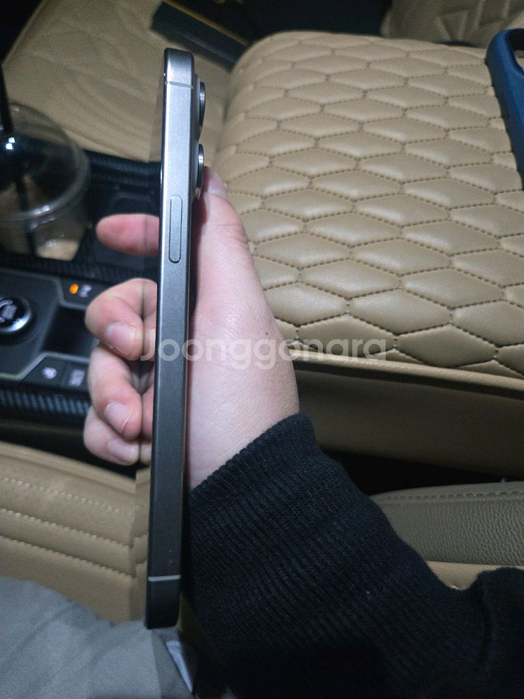 새상품급)아이폰15 프로맥스 1TB 내츄럴티타늄 판매. 싸이클 0--2