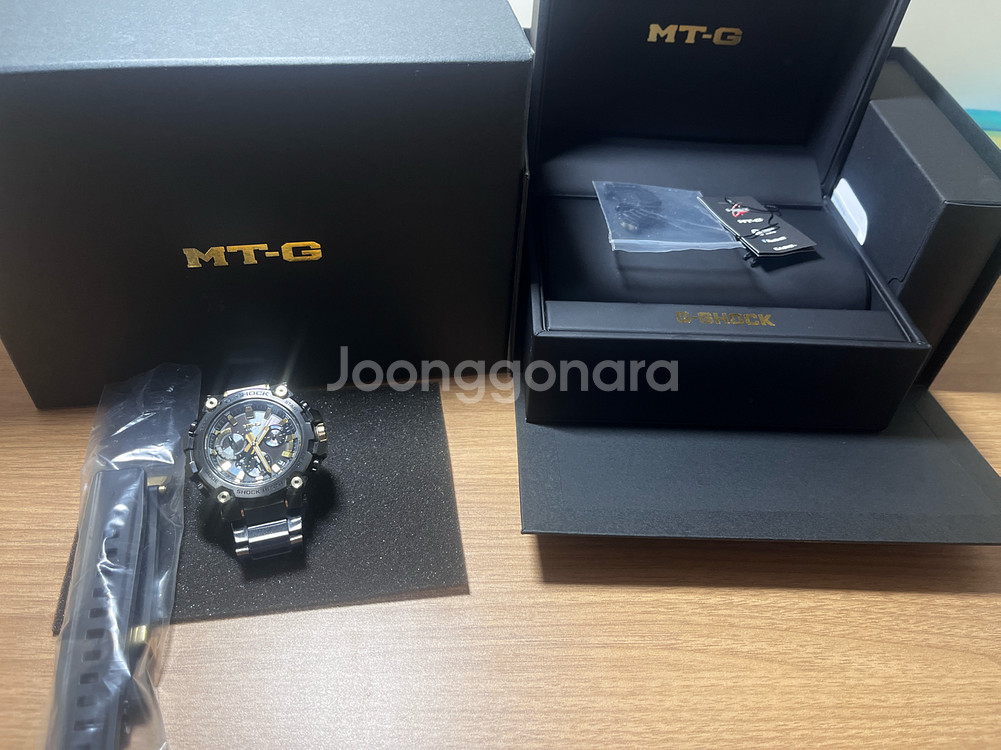 지샥 MTG-B3000BDE 블랙/골드 메탈 시계--6