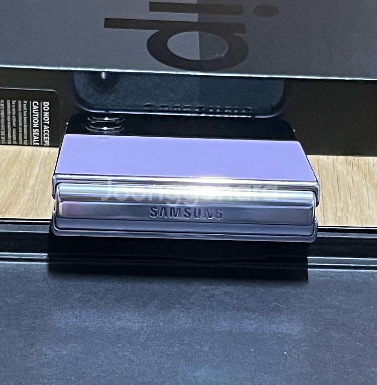 갤럭시 Z플립4 박스풀 판매합니다--5