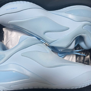 컨버스 샤이 001 블루 새상품 판매합니다