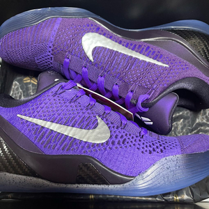 나이키 코비9 프로트로 문워커 새상품 판매합니다 사이즈 270