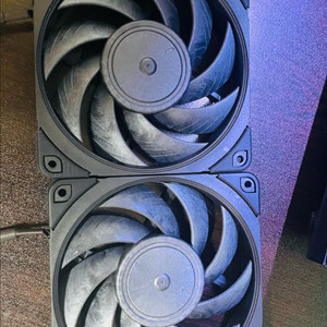 녹투아 noctua nf a12x25 chromax pwm 2개